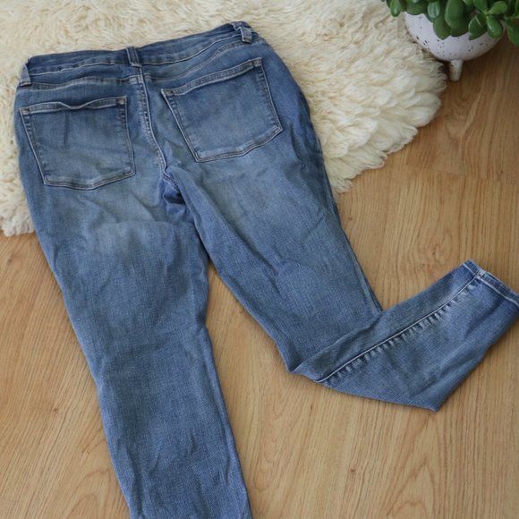 Maurices Size Small Mid-rise Medium Wash Jeans - Picture 8 of 9